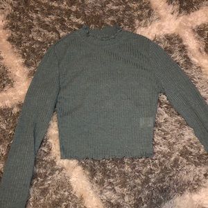 Women’s long sleeve crop top